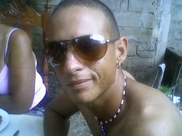 Hombre de 39 busca mujer para hacer pareja en Holguín, Cuba
