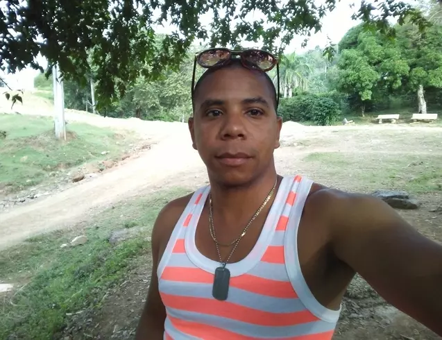 Chico de 32 busca chica para hacer pareja en Guantanamo, Cuba