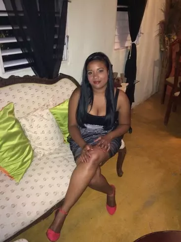 Chica de 33 busca chico para hacer pareja en San Cristoba, República Dominicana