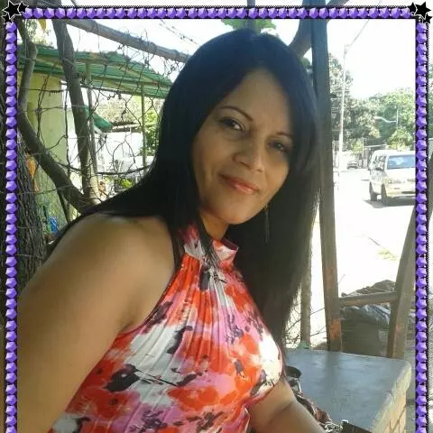 Mujer de 49 busca hombre para hacer pareja en Valencia, Venezuela