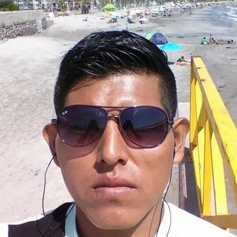 Chico de 33 busca chica para hacer pareja en Santa cruz de la Sierra, Bolivia