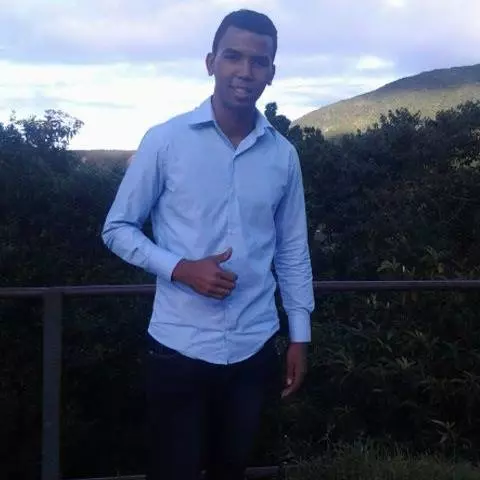Chico de 28 busca chica para hacer pareja en GUARENAS, Venezuela