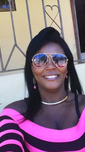 Mujer de 48 busca hombre para hacer pareja en San Cristoval, República Dominicana