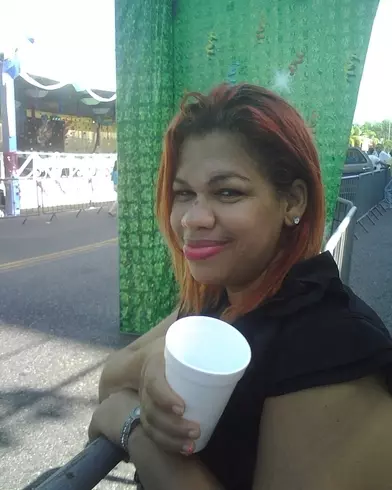 Mujer de 42 busca hombre para hacer pareja en Santo Domingo, República Dominicana