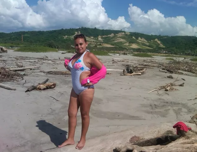 Mujer de 49 busca hombre para hacer pareja en Manta, Ecuador