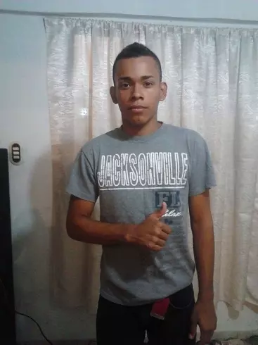 Chico de 25 busca chica para hacer pareja en Guacara, Venezuela