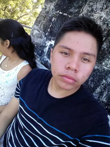 Chico de 24 busca chica para hacer pareja en Reforma, Guatemala