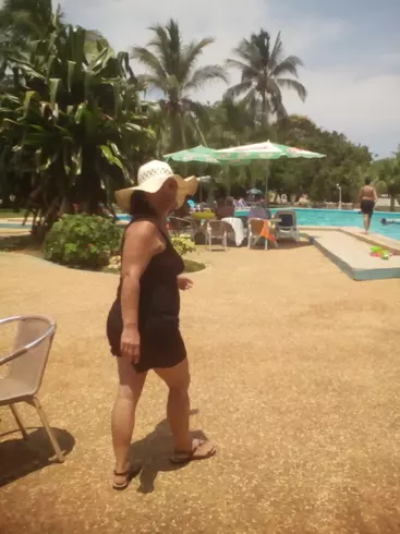 Mujer de 57 busca hombre para hacer pareja en Cuba