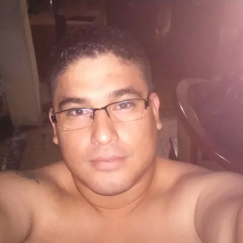 Hombre de 38 busca mujer para hacer pareja en Guayaquil, Ecuador