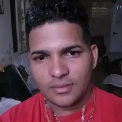 Chico de 33 busca chica para hacer pareja en Manzanillo, Cuba