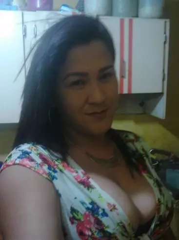 Mujer de 38 busca hombre para hacer pareja en Merida, Venezuela