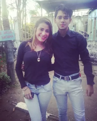Chico de 25 busca chica para hacer pareja en Caracas, Venezuela