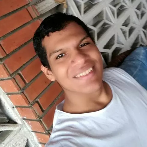 Chico de 27 busca chica para hacer pareja en Pavas, Costa Rica