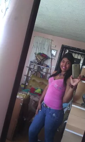 Chica de 27 busca chico para hacer pareja en Maracay, Venezuela