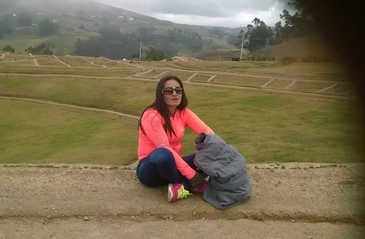 Mujer de 47 busca hombre para hacer pareja en Cuenca, Ecuador