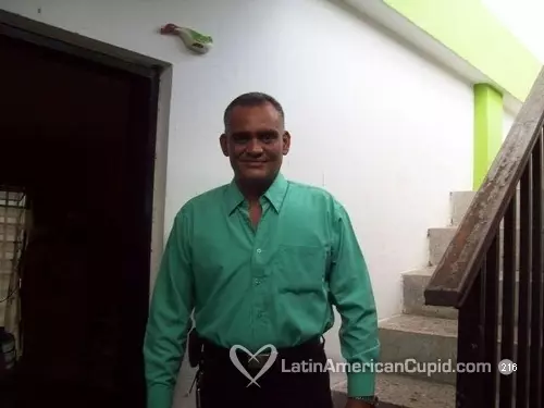 Hombre de 55 busca mujer para hacer pareja en Valencia, Venezuela