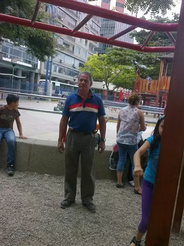 Hombre de 65 busca mujer para hacer pareja en Guayaquil, Ecuador