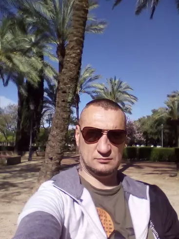 Hombre de 48 busca mujer para hacer pareja en Sevilla, España