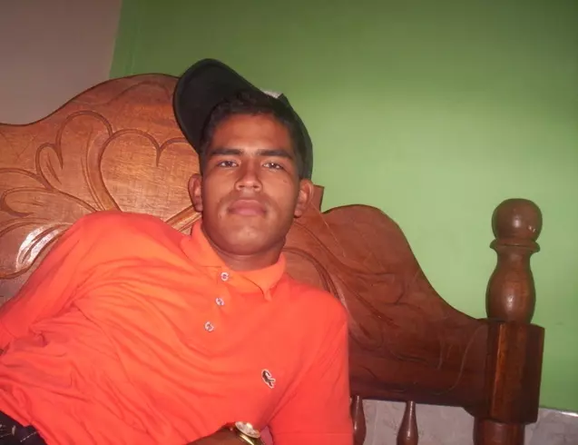 Chico de 33 busca chica para hacer pareja en Valencia, Venezuela