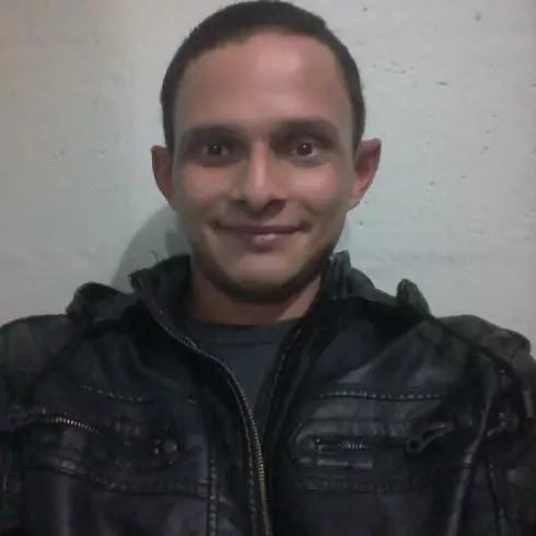 Hombre de 41 busca mujer para hacer pareja en San José, Costa Rica