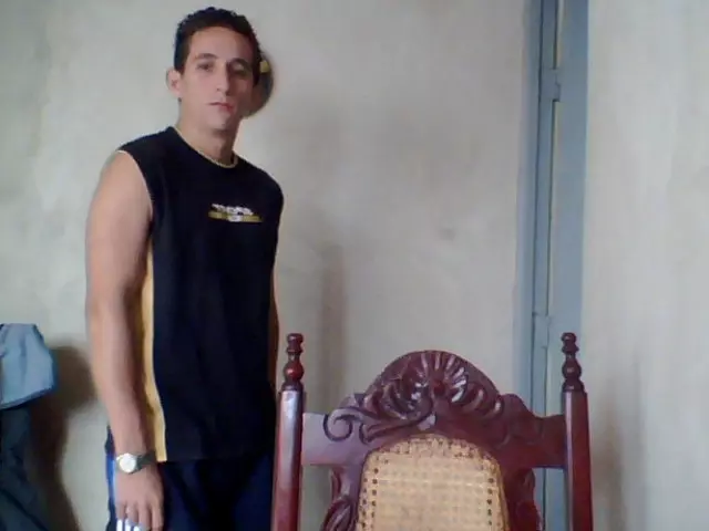 Chico de 33 busca chica para hacer pareja en Holguín, Cuba