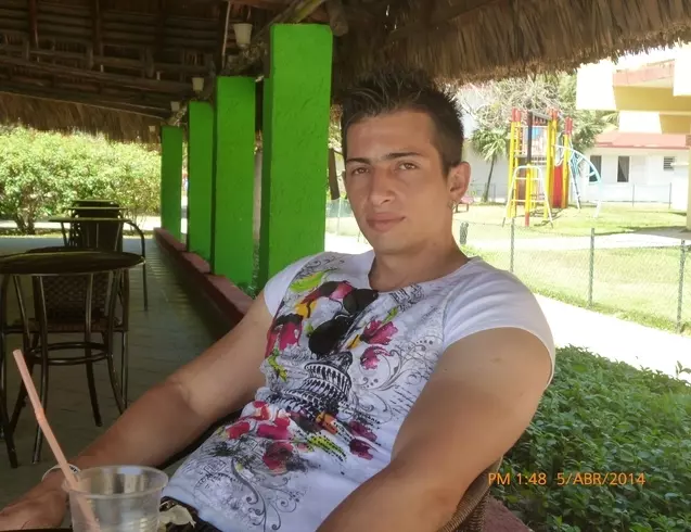 Chico de 35 busca chica para hacer pareja en Cardenas, Cuba