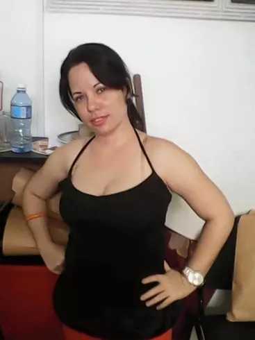 Mujer de 37 busca hombre para hacer pareja en Pinar Del Río, Cuba