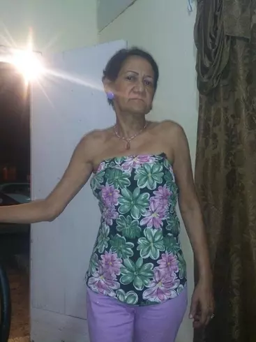 Mujer de 69 busca hombre para hacer pareja en Santo Domingo, República Dominicana