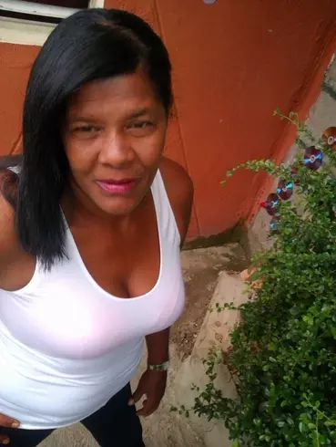 Mujer de 60 busca hombre para hacer pareja en La Vega, República Dominicana