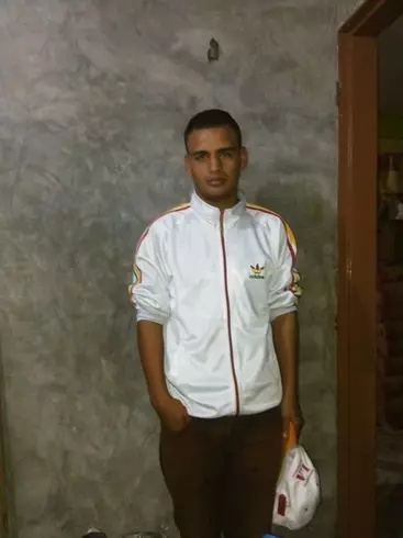 Chico de 27 busca chica para hacer pareja en Caracas, Venezuela