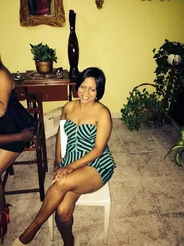 Mujer de 42 busca hombre para hacer pareja en República Dominicana
