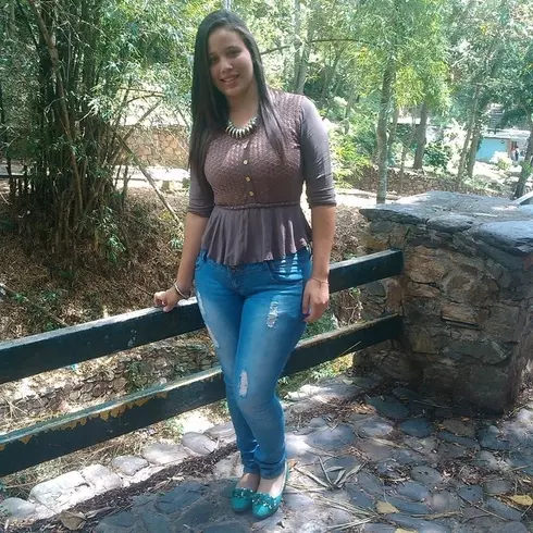 Chica de 25 busca chico para hacer pareja en La Victoria, Venezuela