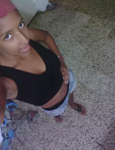 Chica de 26 busca chico para hacer pareja en Vargas, Venezuela