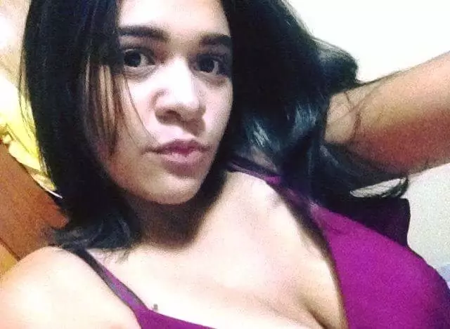 Chica de 26 busca chico para hacer pareja en Valencia, Venezuela