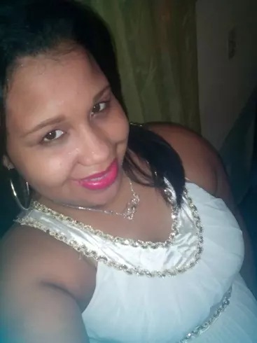 Chica de 27 busca chico para hacer pareja en República Dominicana