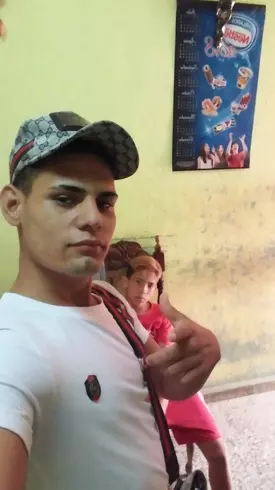 Chico de 24 busca chica para hacer pareja en Ciego de avila, Cuba