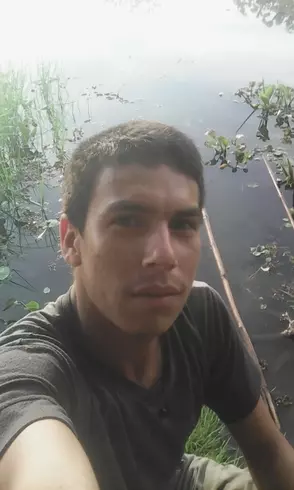 Chico de 24 busca chica para hacer pareja en Encarnación, Paraguay