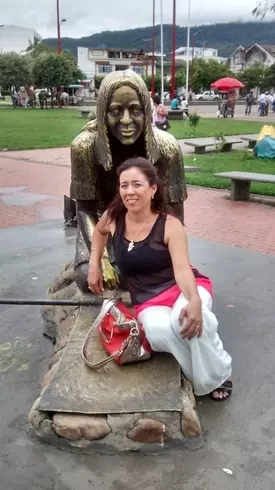 Mujer de 48 busca hombre para hacer pareja en Villavicencio, Colombia