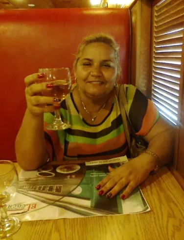 Mujer de 59 busca hombre para hacer pareja en Cuba